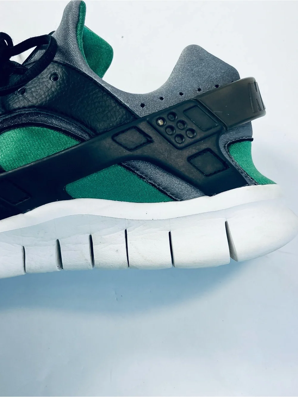Nike Huarache Free Run Black Green  Running Shoes #510801-031 Men’s Size:10.5